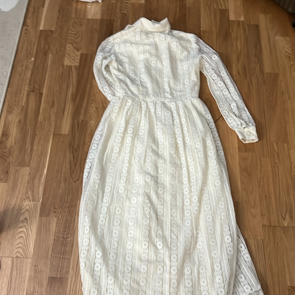 Vintage off white lace button up maxi dress - Picture 9 of 10